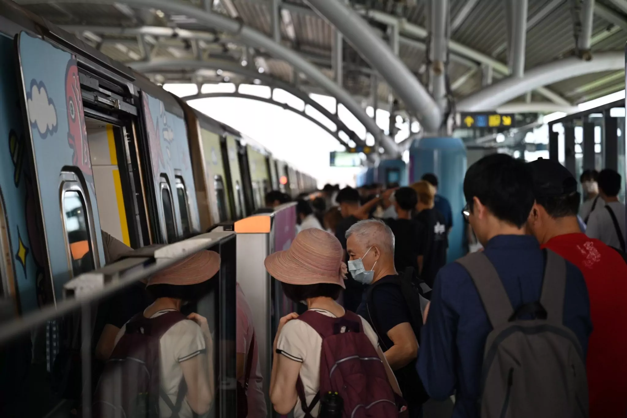 機捷供電異常一度停駛!影響逾千人 緊急搶修恢復 機捷供電異常一度停駛!影響逾千人 緊急搶修恢復