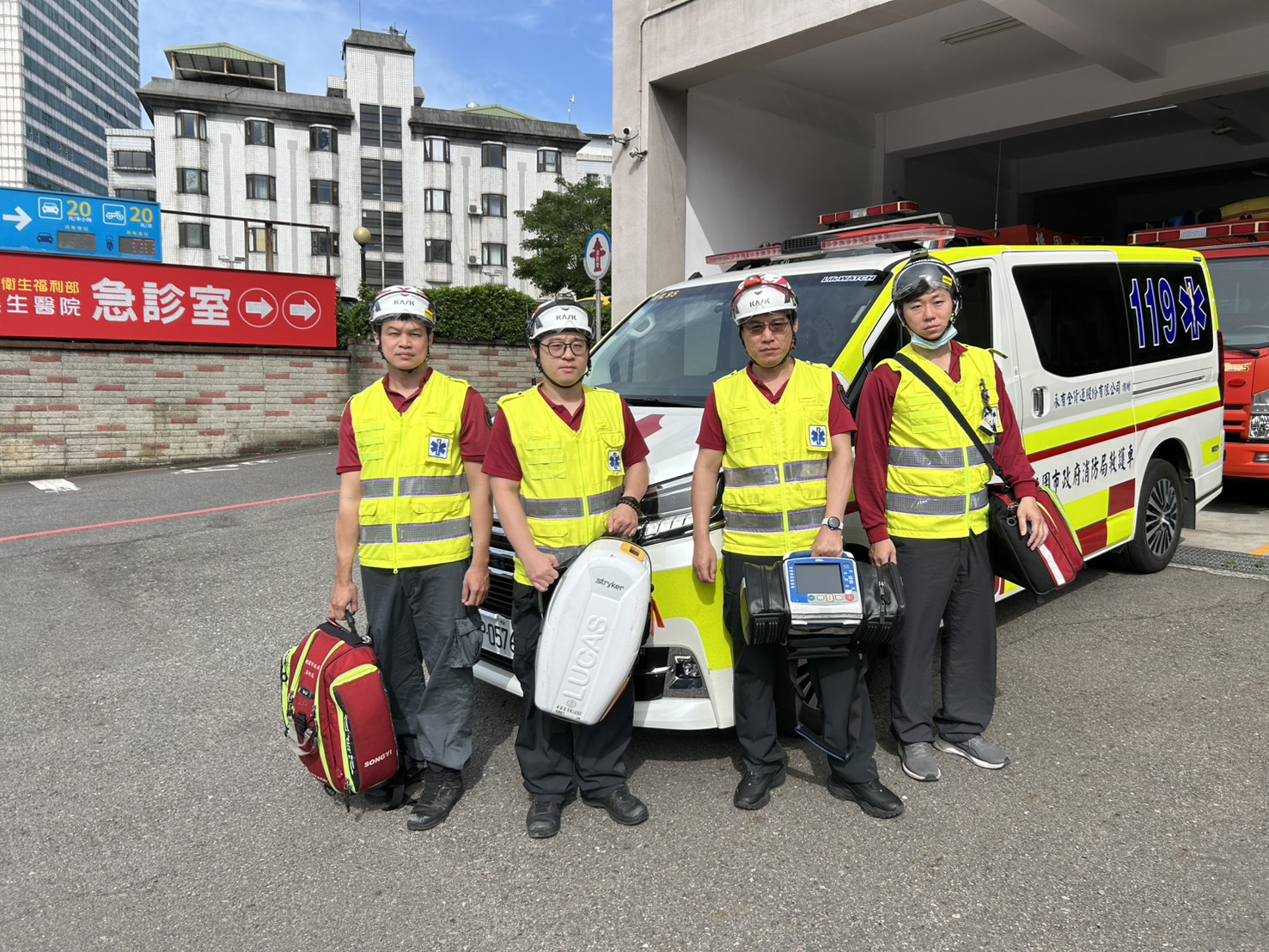 龜山24歲男洗澡突倒地失去意識 迴龍消防電擊6次建立骨針搶命 S 13598725
