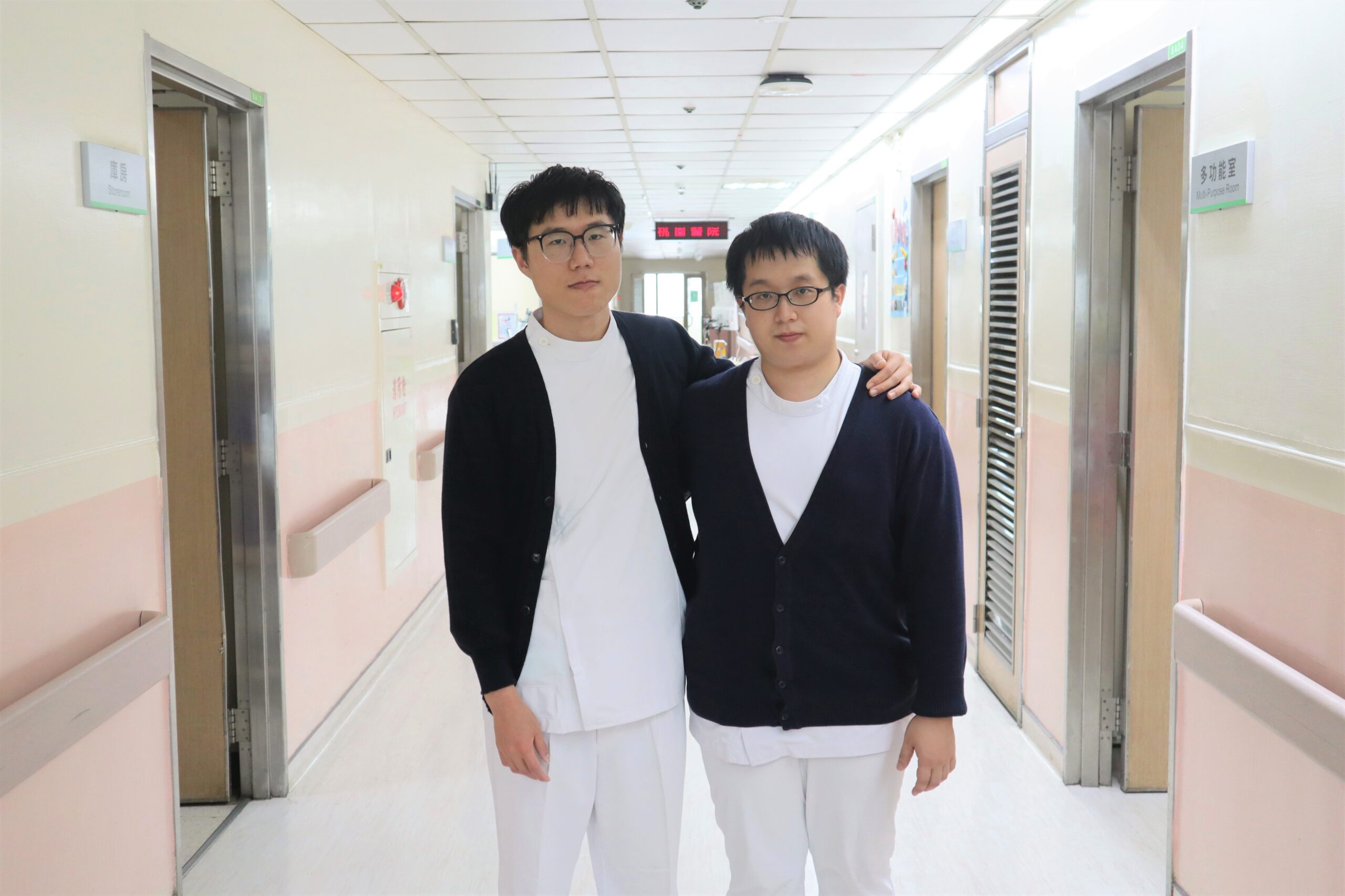 部桃感人傳承!資深護理媽與兩兒同築白衣夢 守護生命初心 部桃感人傳承!資深護理媽與兩兒同築白衣夢 守護生命初心