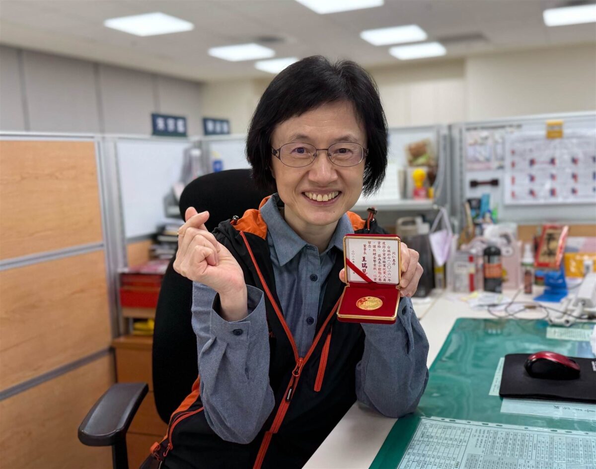從首位感管護理長到資深表揚 邱月璧堅守一線40載:護理是不凡使命 S 526770198