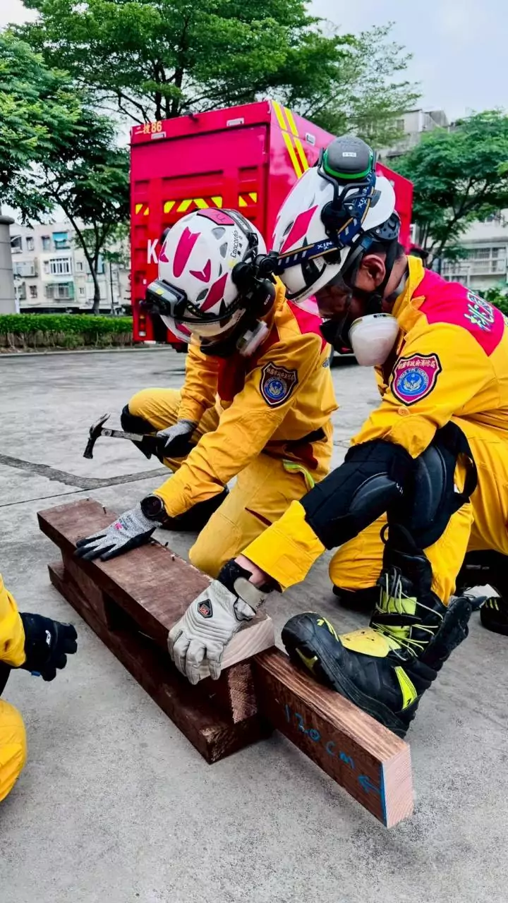 桃消特搜大隊演練震災搜救 逼真模擬提升建物支撐技術 S 69697560 0