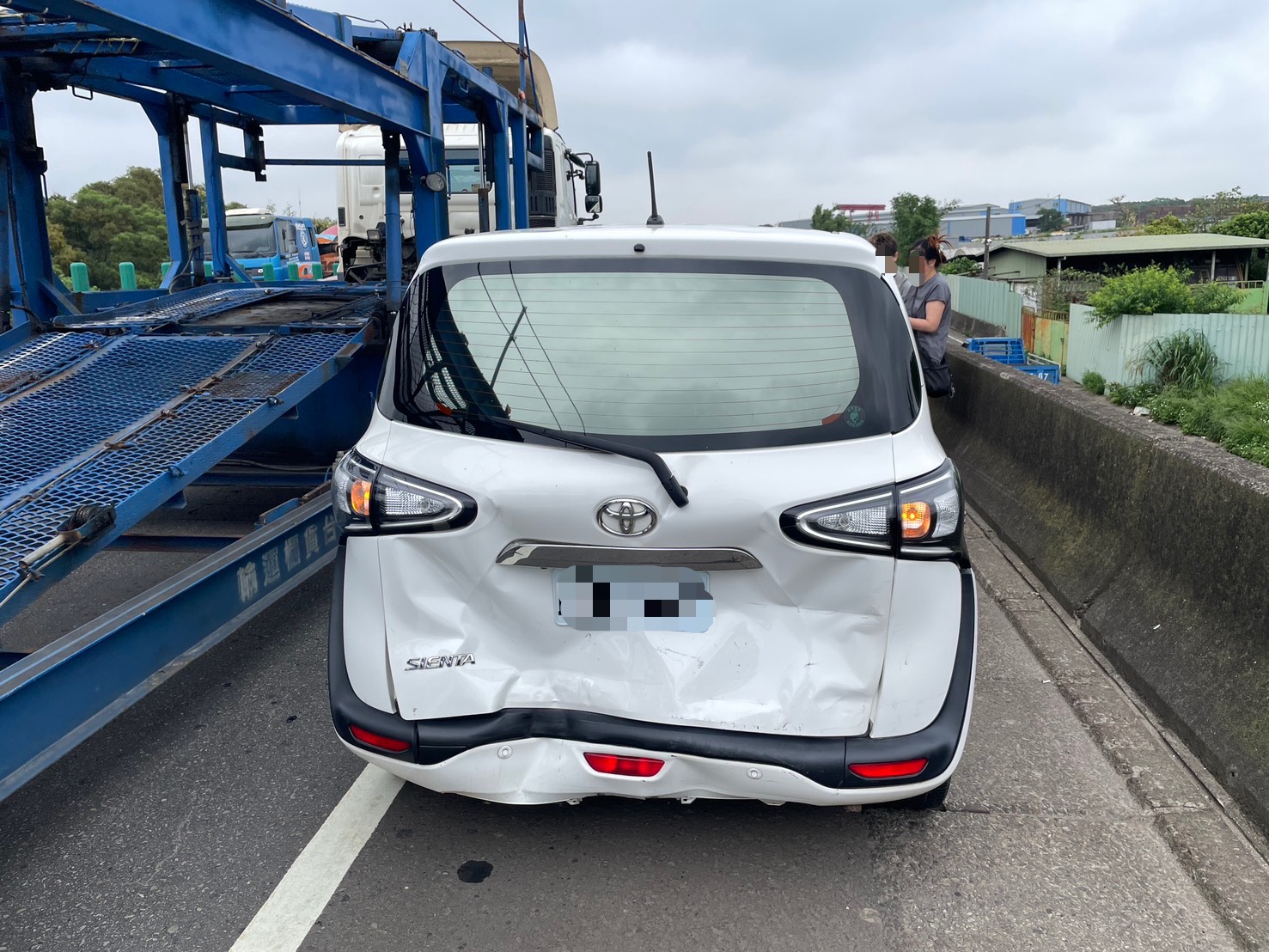 快速道路驚魂!台66線3車連環撞 肇事駕駛逃逸警全力攔查 快速道路驚魂!台66線3車連環撞 肇事駕駛逃逸警全力攔查