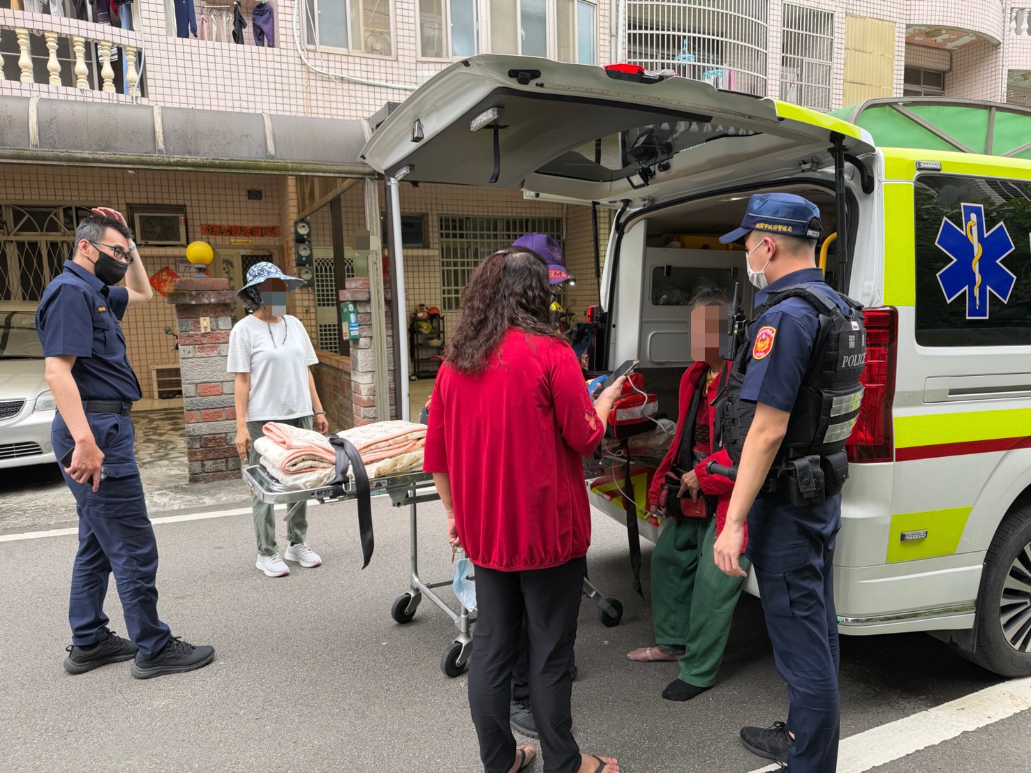 新屋獨居翁連日未露面鄰居急報案 頭洲警緊急入屋查看化解驚魂 S 83574822 0