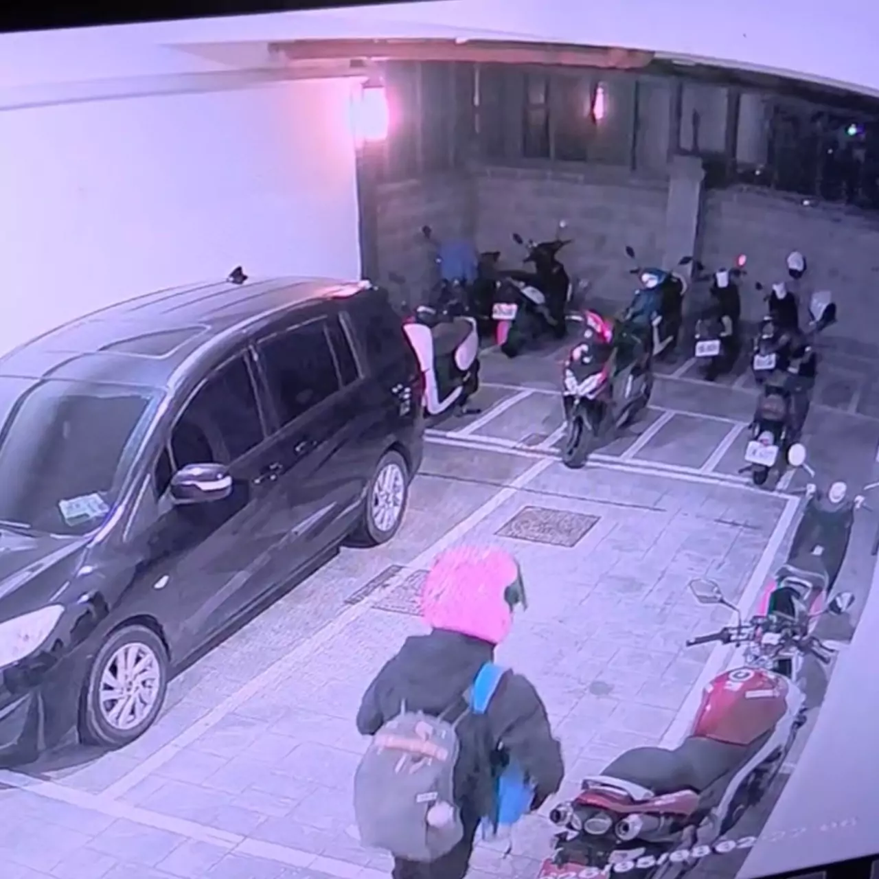 太囂張!大園男子機車鑰匙遭竊 賊兩天後重回現場直接推走 太囂張!大園男子機車鑰匙遭竊 賊兩天後重回現場直接推走