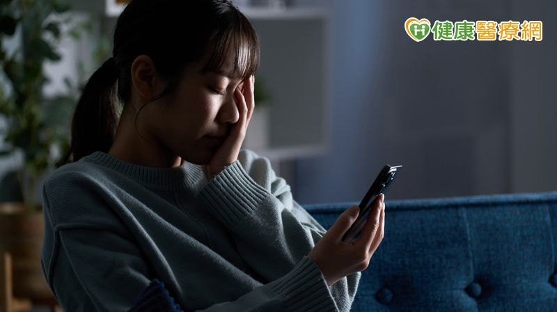 「追網紅學育兒」可能反成媽媽焦慮來源 專家揭內容同質化影響 「追網紅學育兒」可能反成媽媽焦慮來源 專家揭內容同質化影響