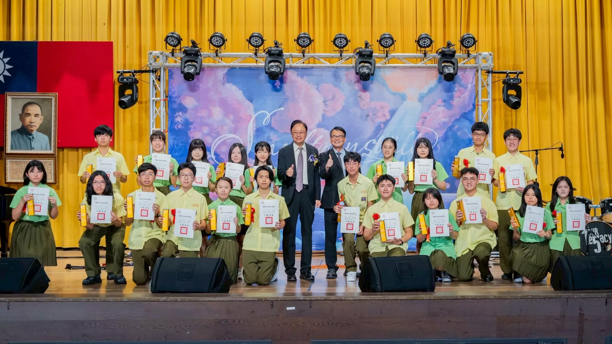 武陵、桃園、陽明高中畢典大亮點!中職六隊球星化身「人生解籤人」 004d8c0f 31c1 48d4 93a3 9cdd6602274a