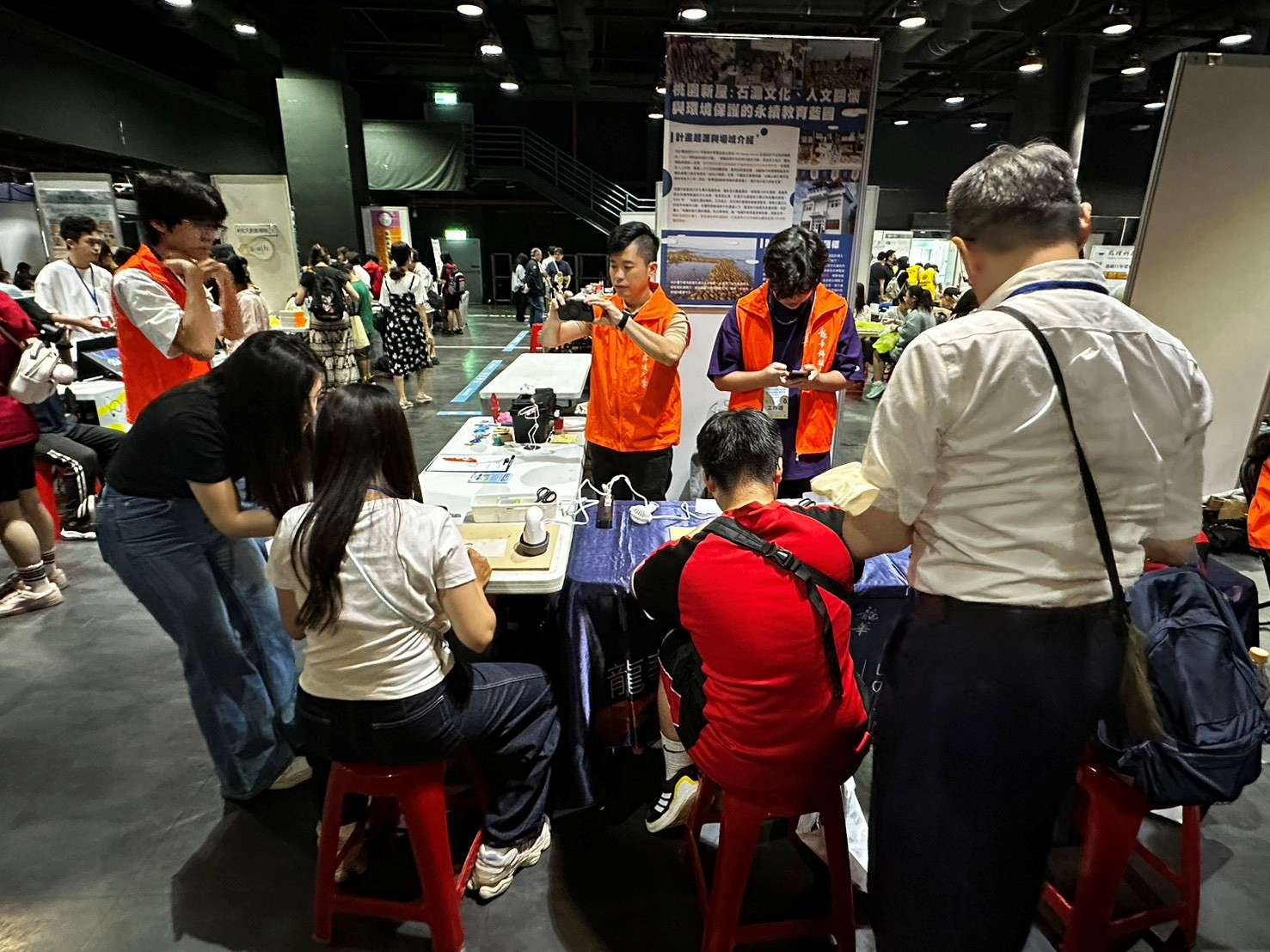 引導國中生發掘潛能！龍華科大秉持學用合一亮相技職JOB博覽會