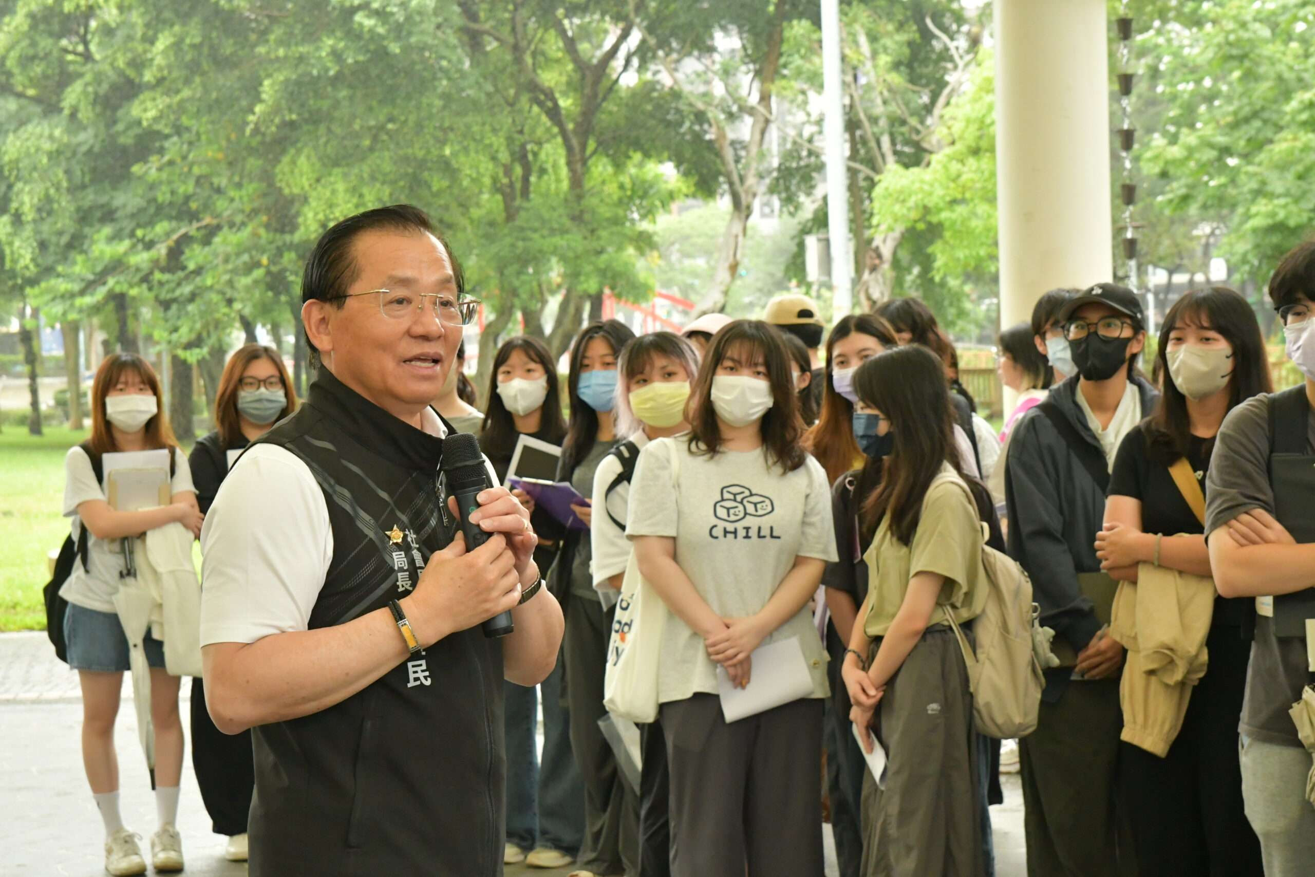 桃園社會局攜手善心團體關懷街友 發粽義剪共享佳節溫暖 桃園社會局攜手善心團體關懷街友 發粽義剪共享佳節溫暖