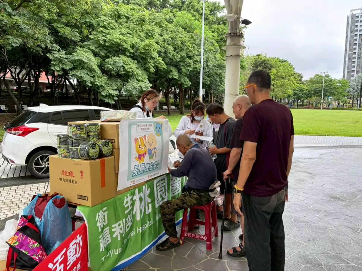 桃園社會局攜手善心團體關懷街友 發粽義剪共享佳節溫暖 132564 2