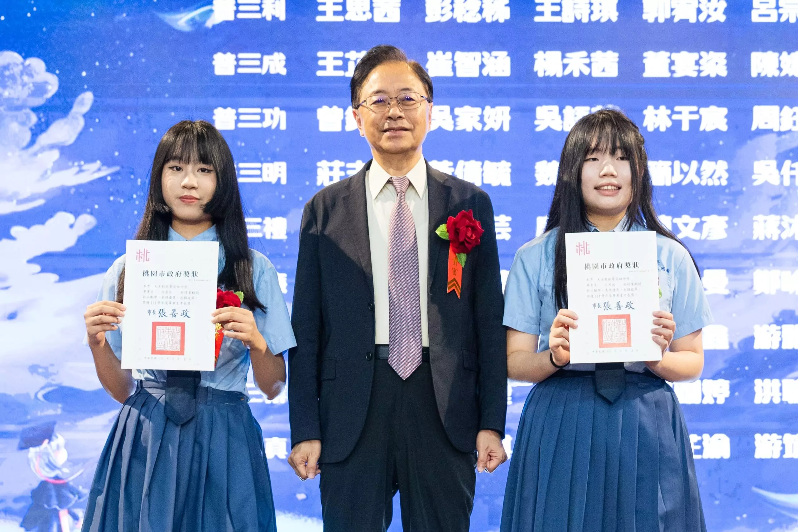張善政出席振聲高中畢典 鼓勵學子掌握AI浪潮 張善政出席振聲高中畢典 鼓勵學子掌握AI浪潮