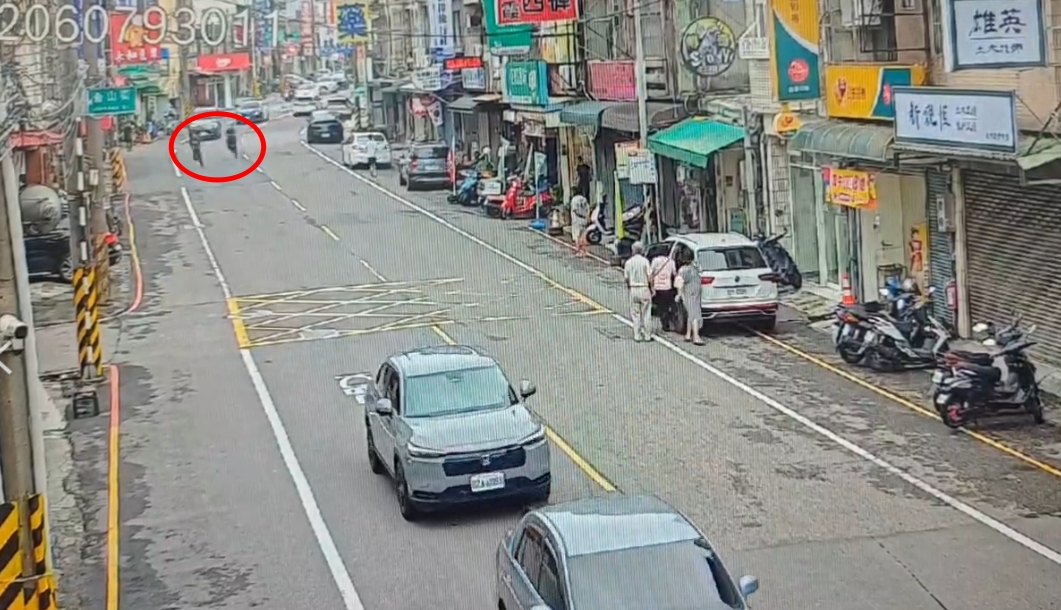 【有片】越男遇盤查心虛開溜 平鎮警狂奔逮人查出他這身分 1780888330756 0