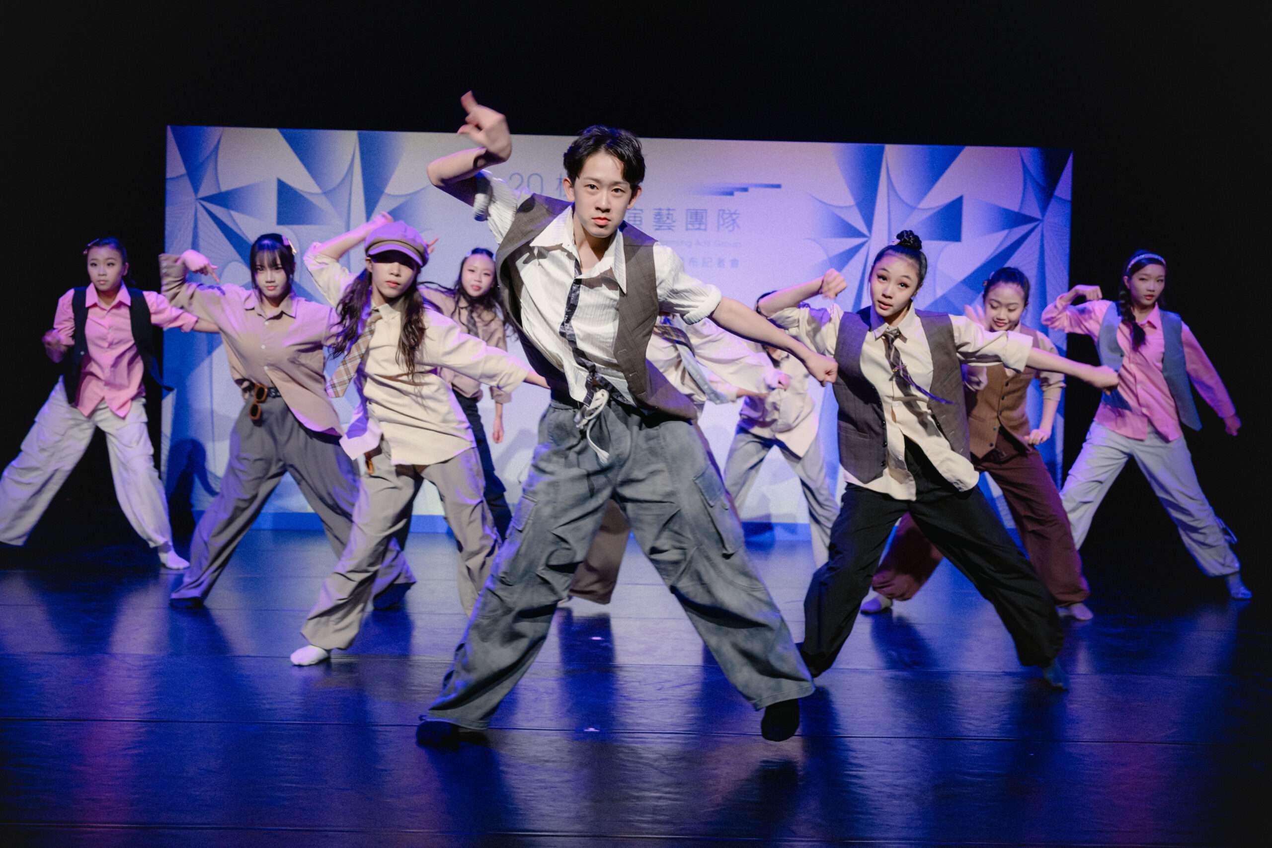 桃映之境‧織鏡藝境 115年桃園傑出演藝團隊授證典禮盛大登場 20260609141407 0 scaled