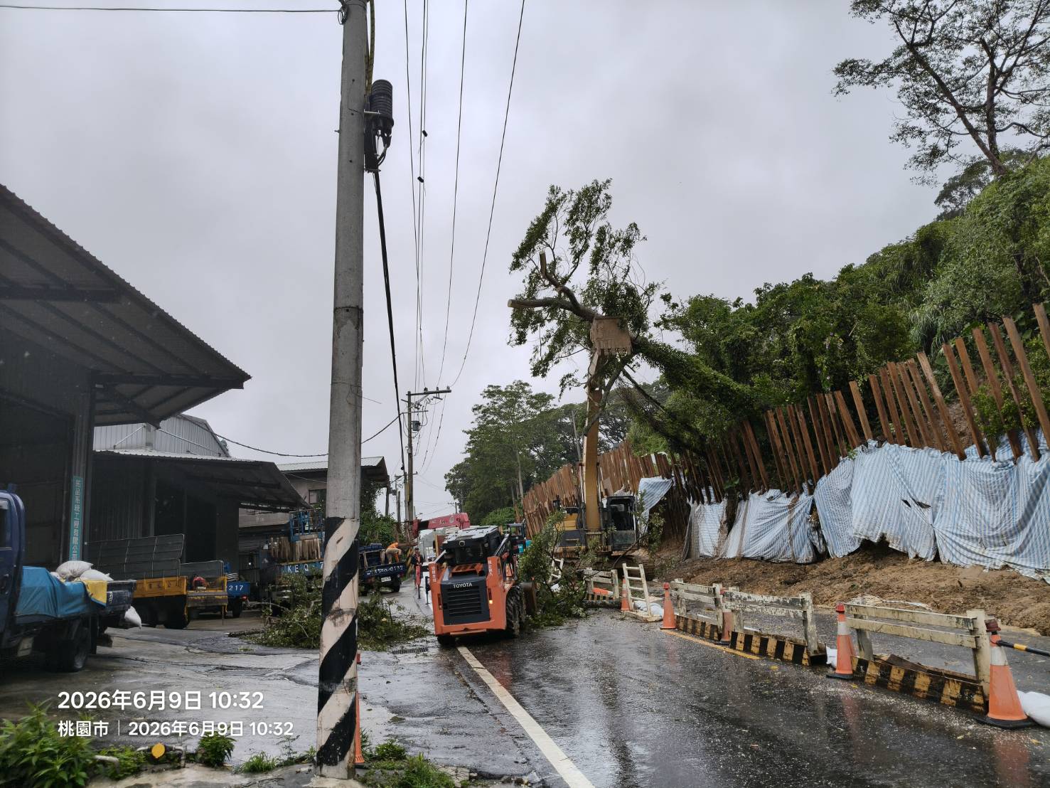 雨彈狂炸！龜山大坑路邊坡坍塌 桃園養工處主動監測改善