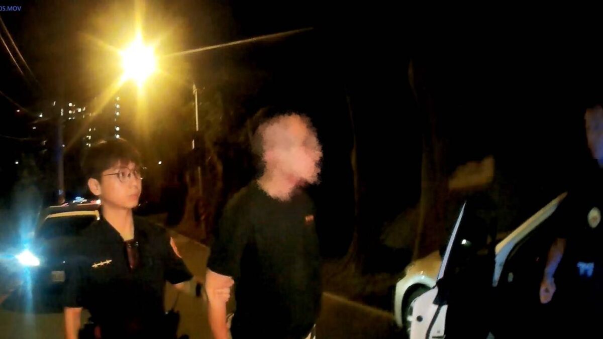 男子深夜車內拉K拒檢踩油門 警強勢破窗壓制逮人 2566030 0