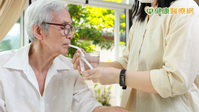 癌症治療副作用困擾多?中西醫整合照護重視癌友生活品質 癌症治療副作用困擾多?中西醫整合照護重視癌友生活品質