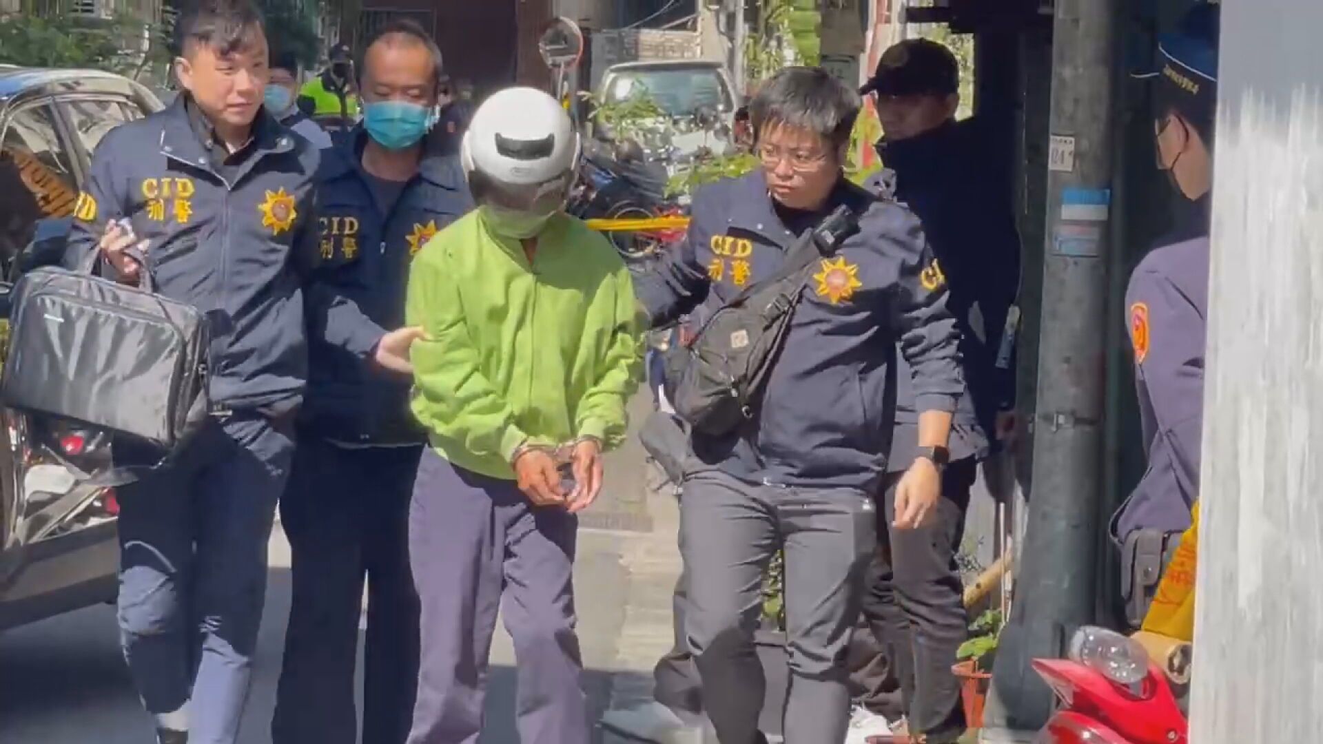 高雄分屍案一審宣判!張介宗被判3個死刑 家屬庭間怒出手痛毆 高雄分屍案一審宣判!張介宗被判3個死刑 家屬庭間怒出手痛毆