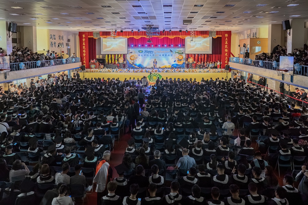萬能科大畢典登場 莊暢:解決問題的能力不會被AI取代 萬能科大畢典登場 莊暢:解決問題的能力不會被AI取代