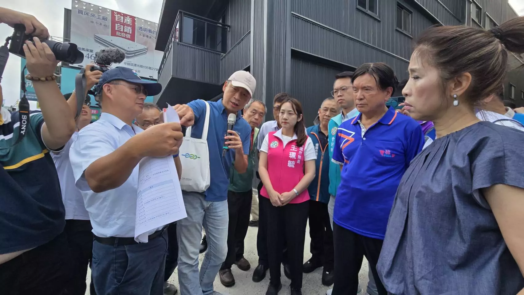 劉慶豐現勘龍科園區周邊路廊 盼串聯桃捷橘線成產業後盾 劉慶豐現勘龍科園區周邊路廊 盼串聯桃捷橘線成產業後盾