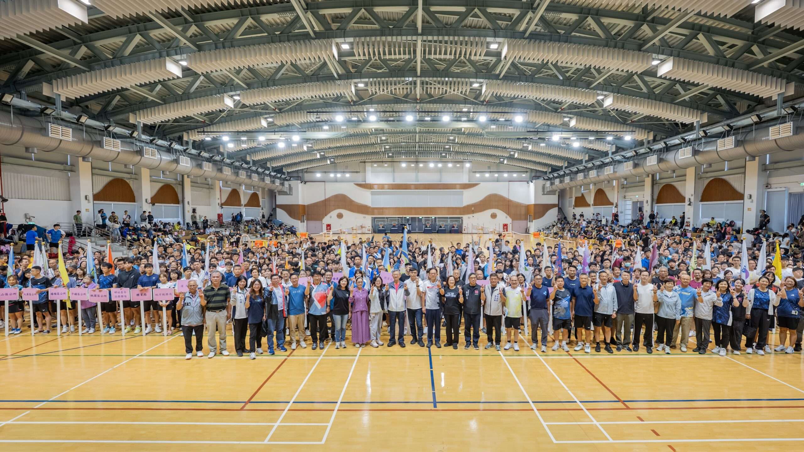 桃園公教羽球錦標賽吸1300人拚球技 王明鉅盼讓運動成良好職場文化