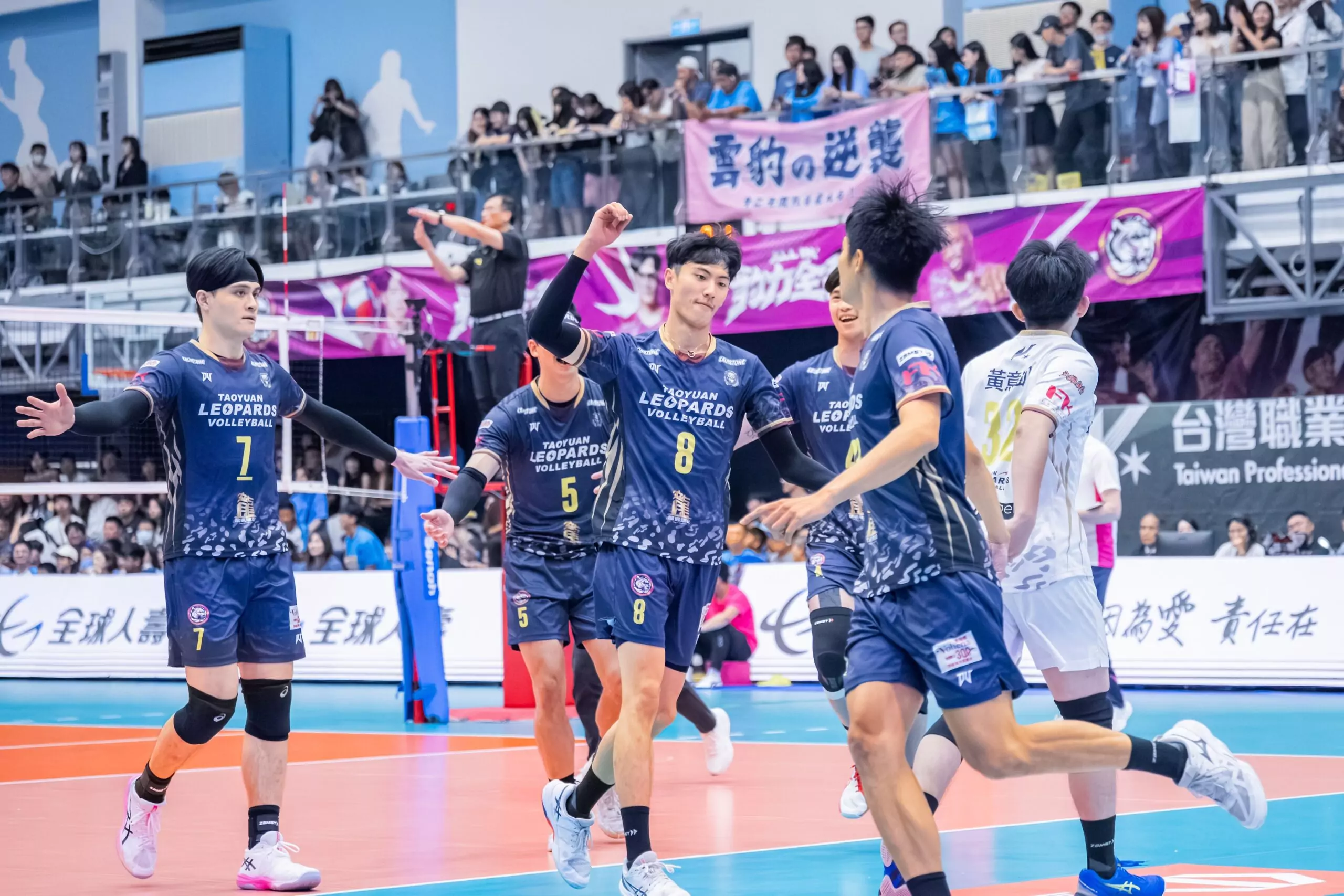 桃園雲豹飛將無緣TPVL元年冠軍 張善政勉勵選手未來再創佳績 608eb57d b5ba 4378 8717 f759d4aaaaa1 scaled