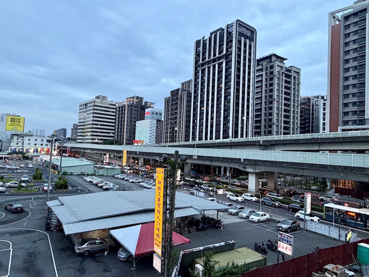 專題/換屋族有望解套?第2戶貸款傳升7成 房價看漲比例回升 專題/換屋族有望解套?第2戶貸款傳升7成 房價看漲比例回升