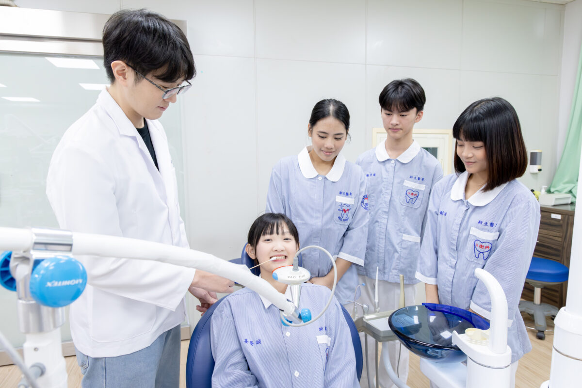新生醫專115年五專部招生中 757 2