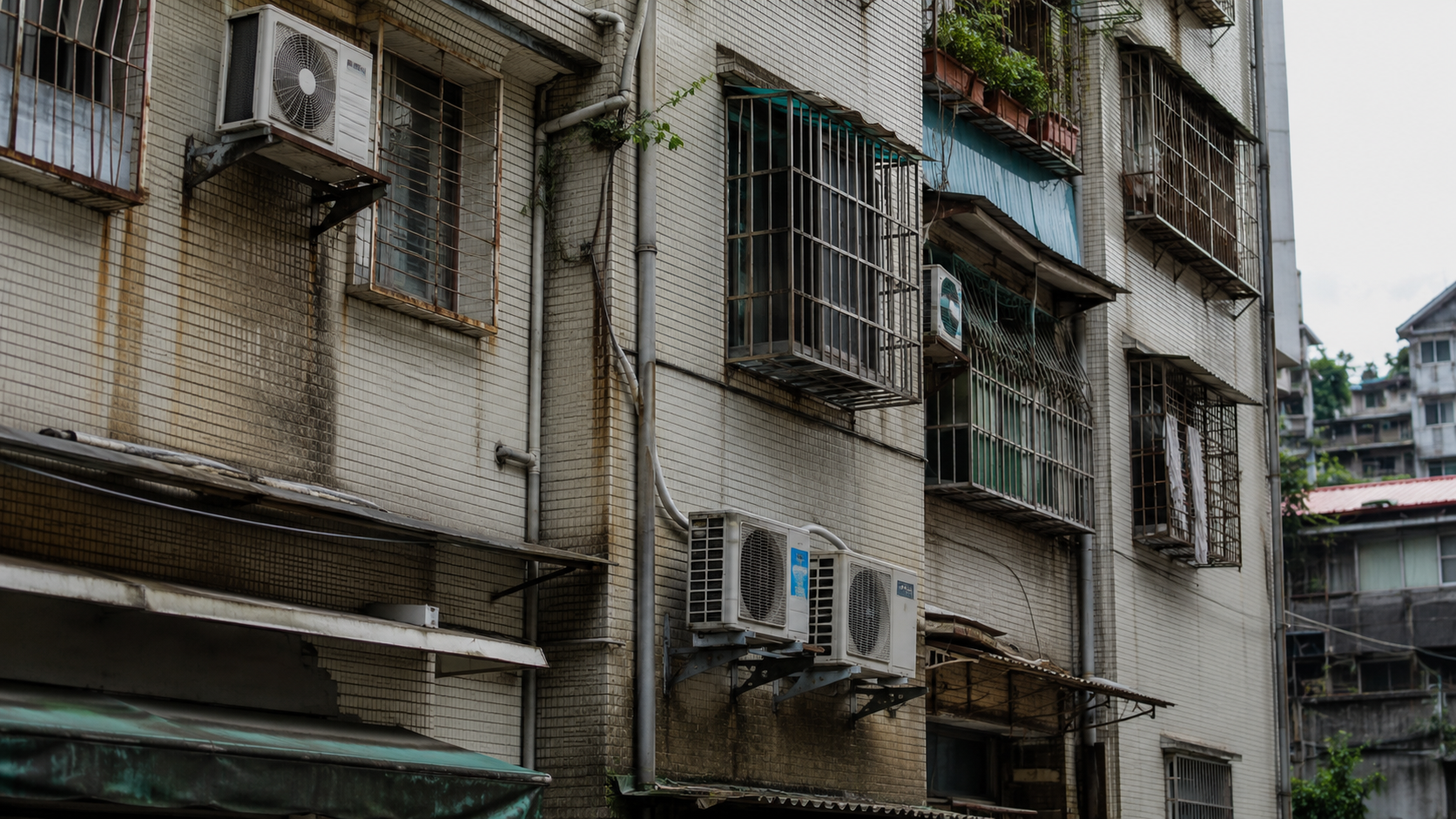 老公寓冷氣一直漏冷媒太崩潰!網友熱議:老屋族換機先看這點 8748ge