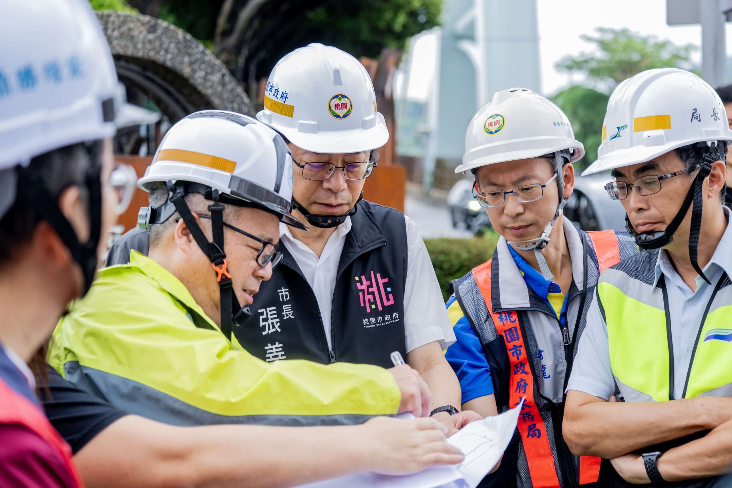 豪雨釀桃園經國路災情 張善政親自勘查確保搶修進度