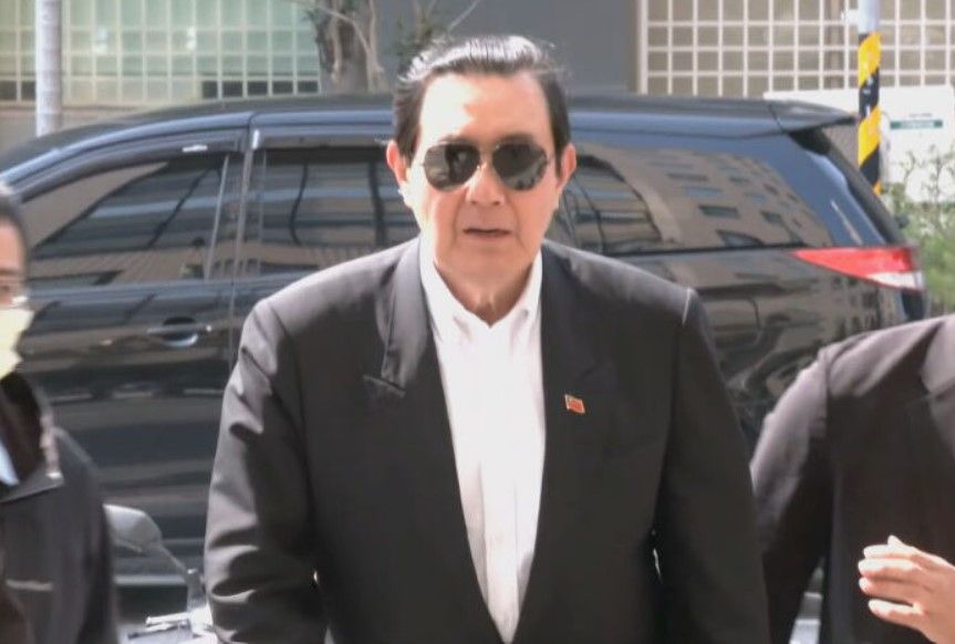 馬英九開告昔日核心 向士林地檢遞狀追究蕭旭岑、王光慈背信侵占 馬英九開告昔日核心 向士林地檢遞狀追究蕭旭岑、王光慈背信侵占