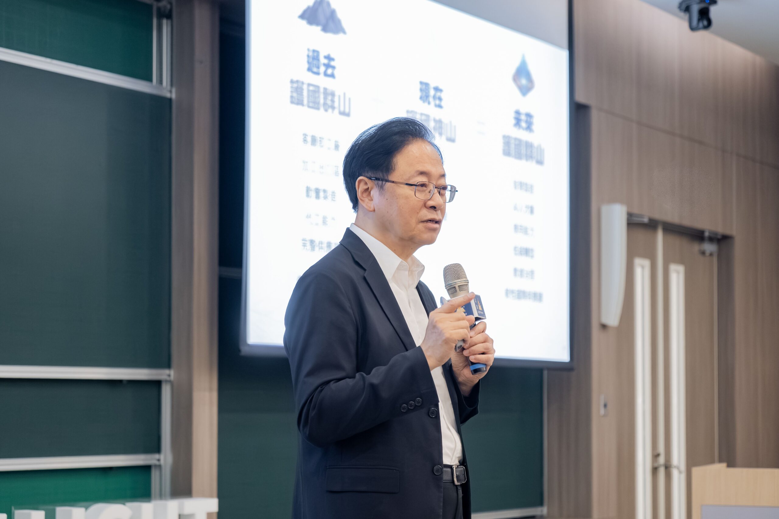 張善政談台灣半導體產業發展歷程 點出AI時代競爭關鍵 8d650d93 10f7 4712 acaf 733c632f9894 scaled