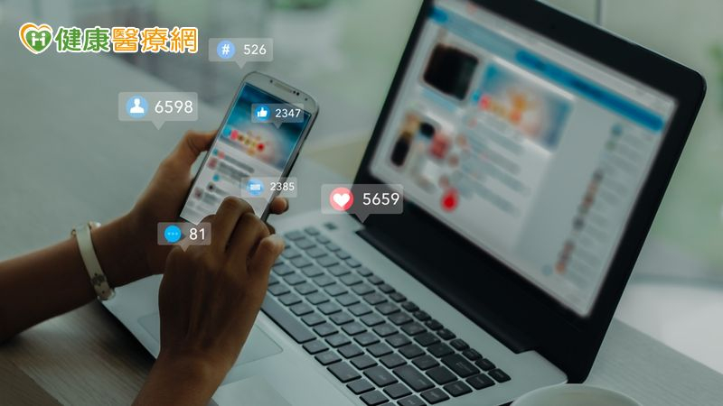 社群變戰場?他每天看社群30分鐘 最後悟出一個道理 社群變戰場?他每天看社群30分鐘 最後悟出一個道理