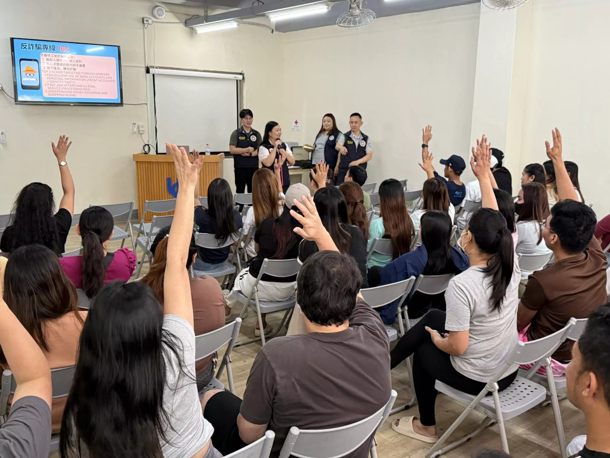 移民署桃園站攜手企業 向移工宣導在台生活注意事項 S 136962103 scaled