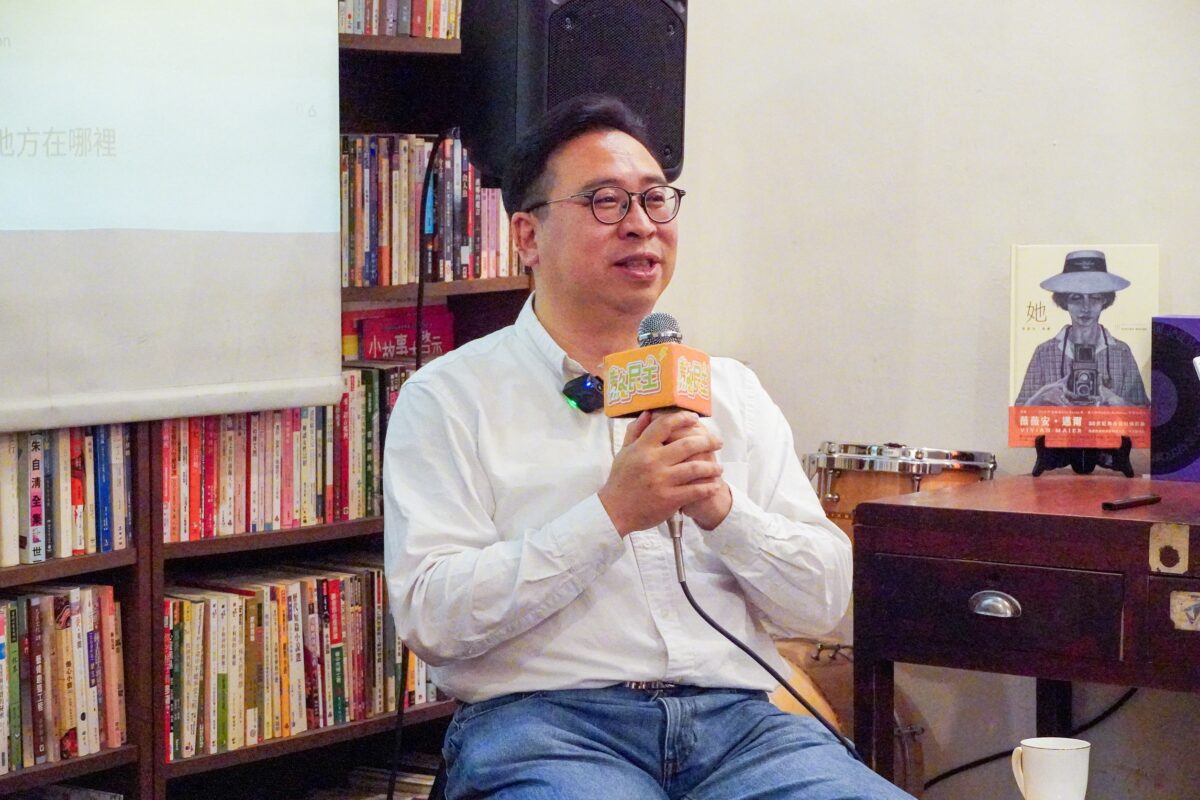 黃世杰現身中壢熬民主講座 承諾用AI科技翻轉停滯桃園 S 177430557 0