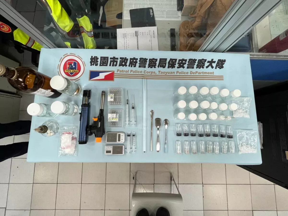 桃警擴大掃蕩毒酒駕21件!男子脖子「掛一物」神情呆滯遭逮 S 56713304