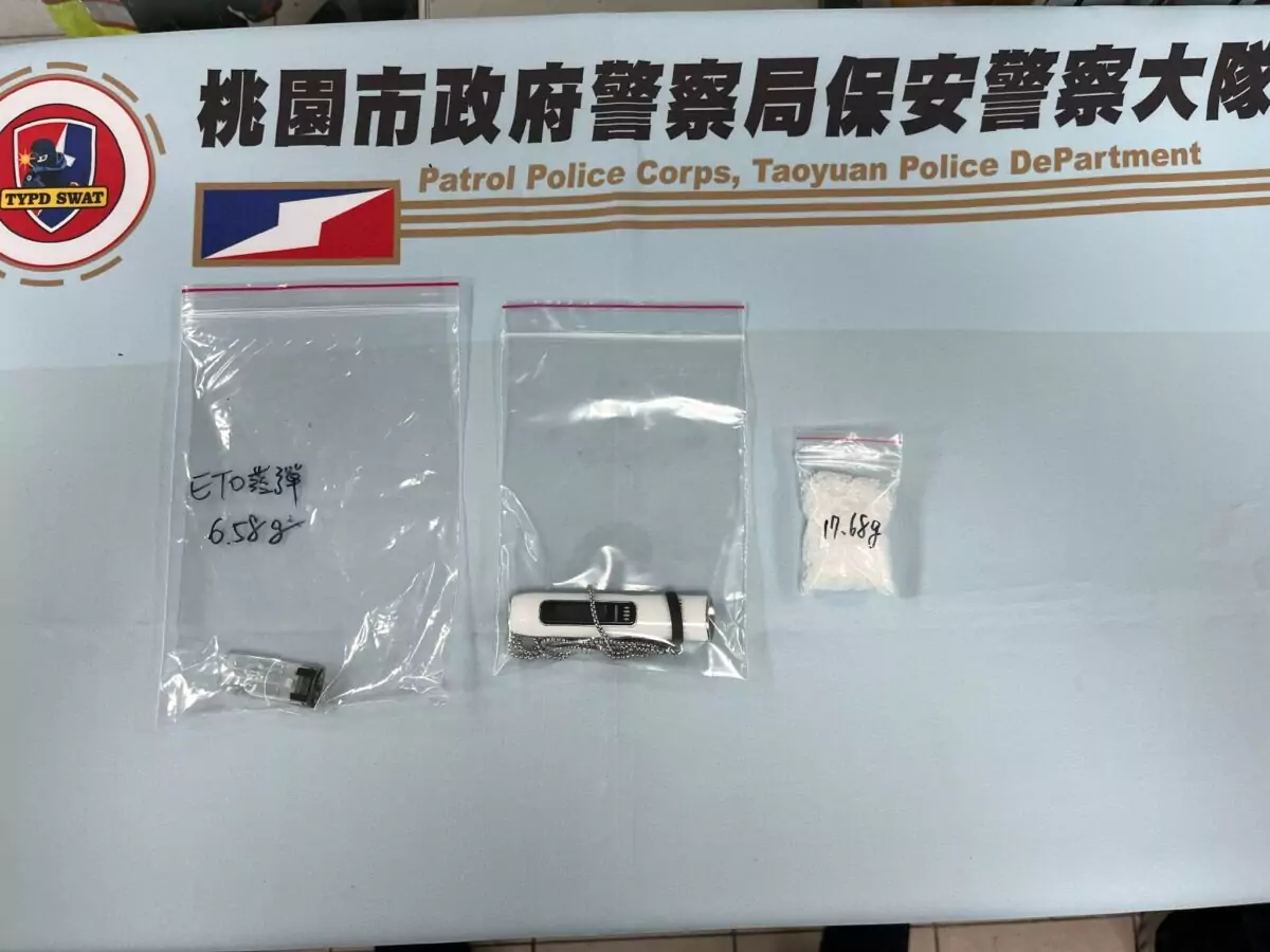 桃警擴大掃蕩毒酒駕21件!男子脖子「掛一物」神情呆滯遭逮 S 56721447 0