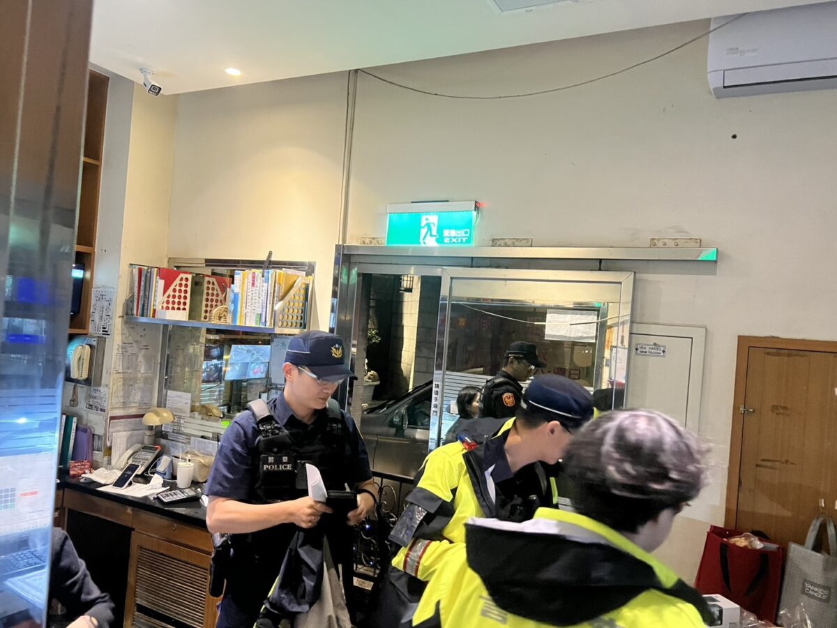 一晚抓3毒駕!龜山警雷霆除暴夜掃 臨檢汽旅網咖起獲毒品 S 89899156 0