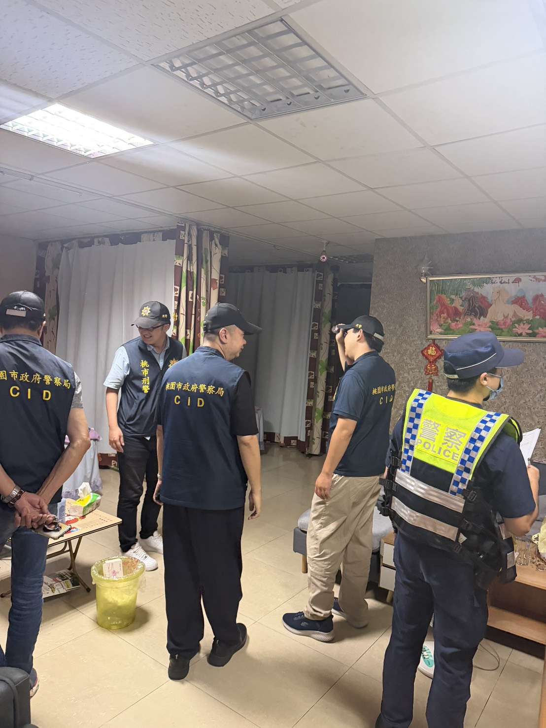 強力掃蕩八大場所!龜山警雷霆除暴抓通緝 攔查10件超速 S 89997495 0