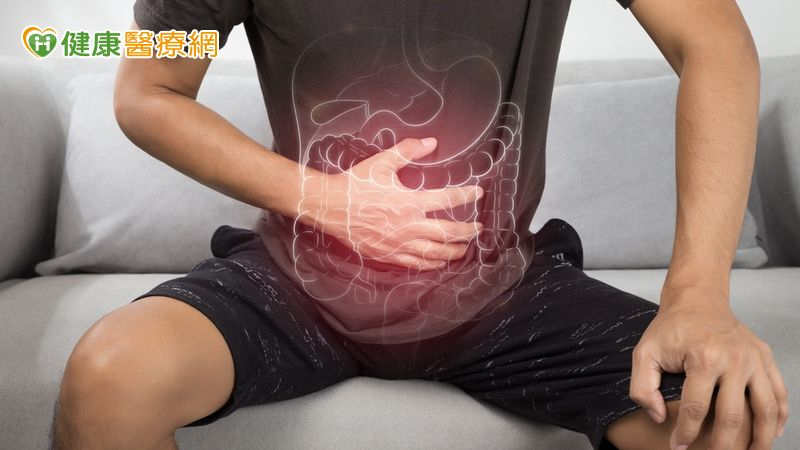 58歲男大腸息肉長成「一片厚草皮」微創治療免開腹除病灶 58歲男大腸息肉長成「一片厚草皮」微創治療免開腹除病灶