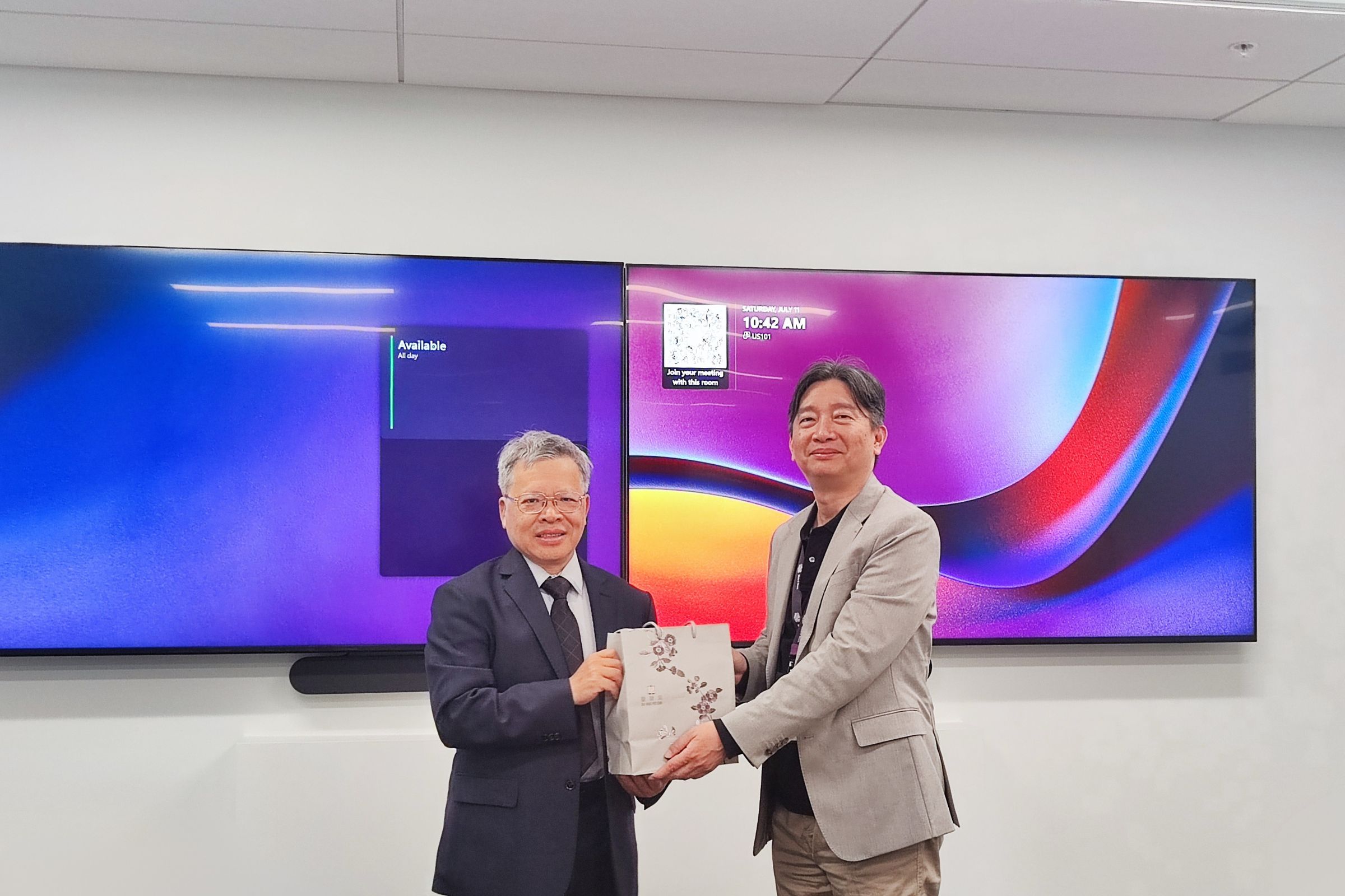 中央大學校長蕭述三率團訪美 與美超微總裁梁見厚深度交流 1150713 03