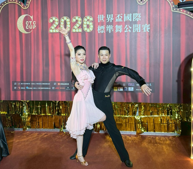 1221