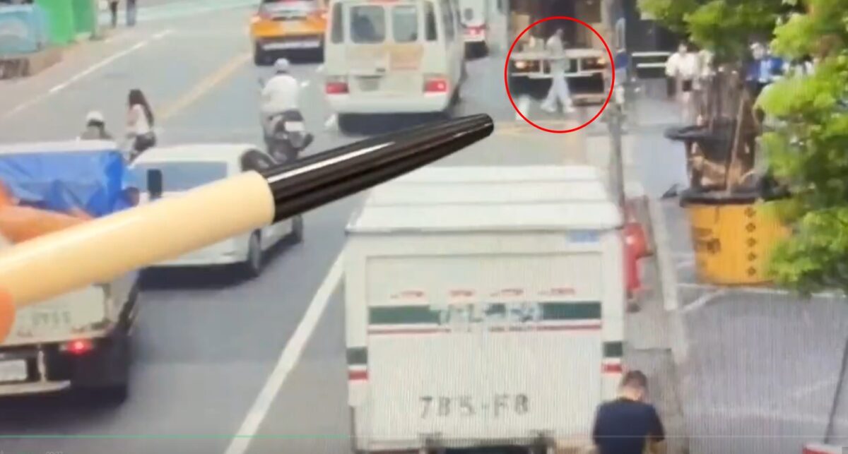 【有片】桃園站前商圈色狼出沒!隨機偷拍學生裙底 警方逮到人了 1783131252736