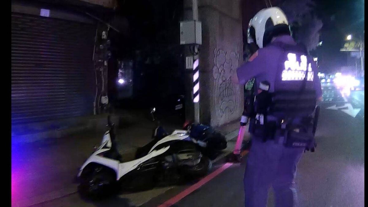 無照男酒駕狂飆拒檢!桃警追百米壓制 騎士慘罰13萬 2609063 0
