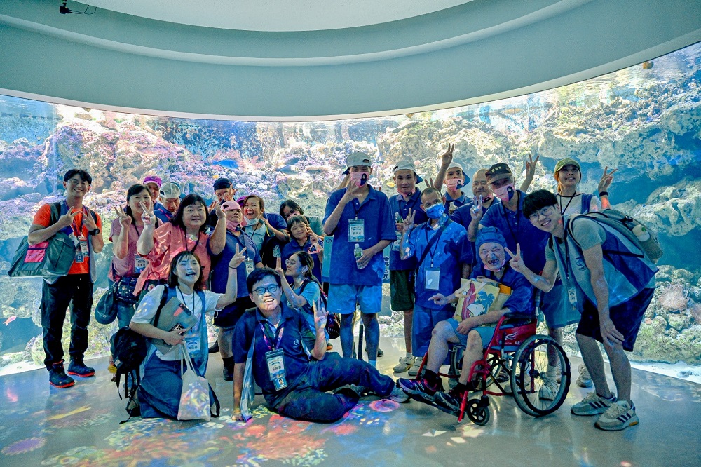 教養機構搭桃園捷運參觀水族館、機場觀景台 院生留下難忘回憶 318