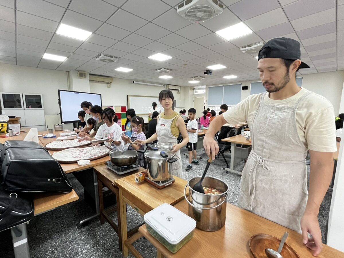 從搓湯圓認識米食文化 桃園龍安國小親子共學迎接暑假 4554 17