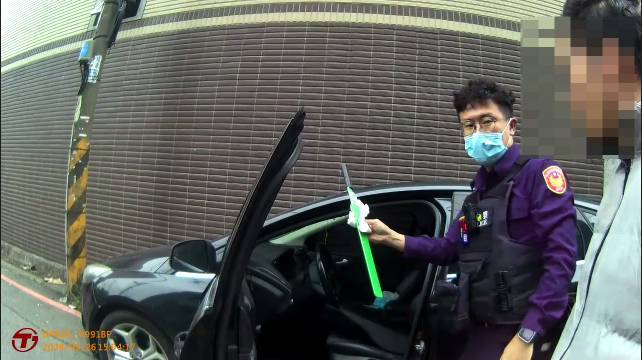 桃園男持刀搶超商遭店員冷回「不要」 尷尬落跑下場慘了 480872 0