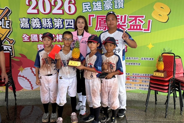桃園龍安國小奪軟式棒球賽雙冠 學童培養紀律勇敢追夢