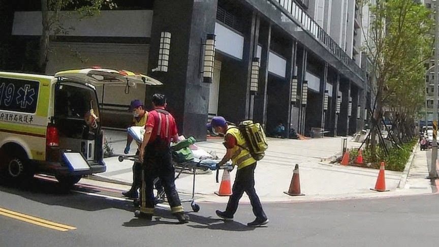 驚險!蘆竹獨居老婦遭反鎖「鎖匠也沒轍」 警消破門送醫保命 845256