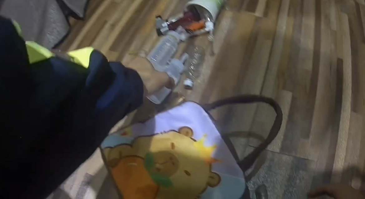 旅館變分裝工廠!男女開房藏大量喪屍菸油 遇警突襲栽了 S 104407047 0