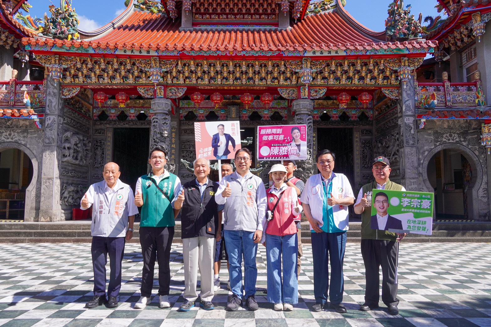 黃世杰龜山市場掃街拜票 盼提升在地公共服務需求 S 110600208 0