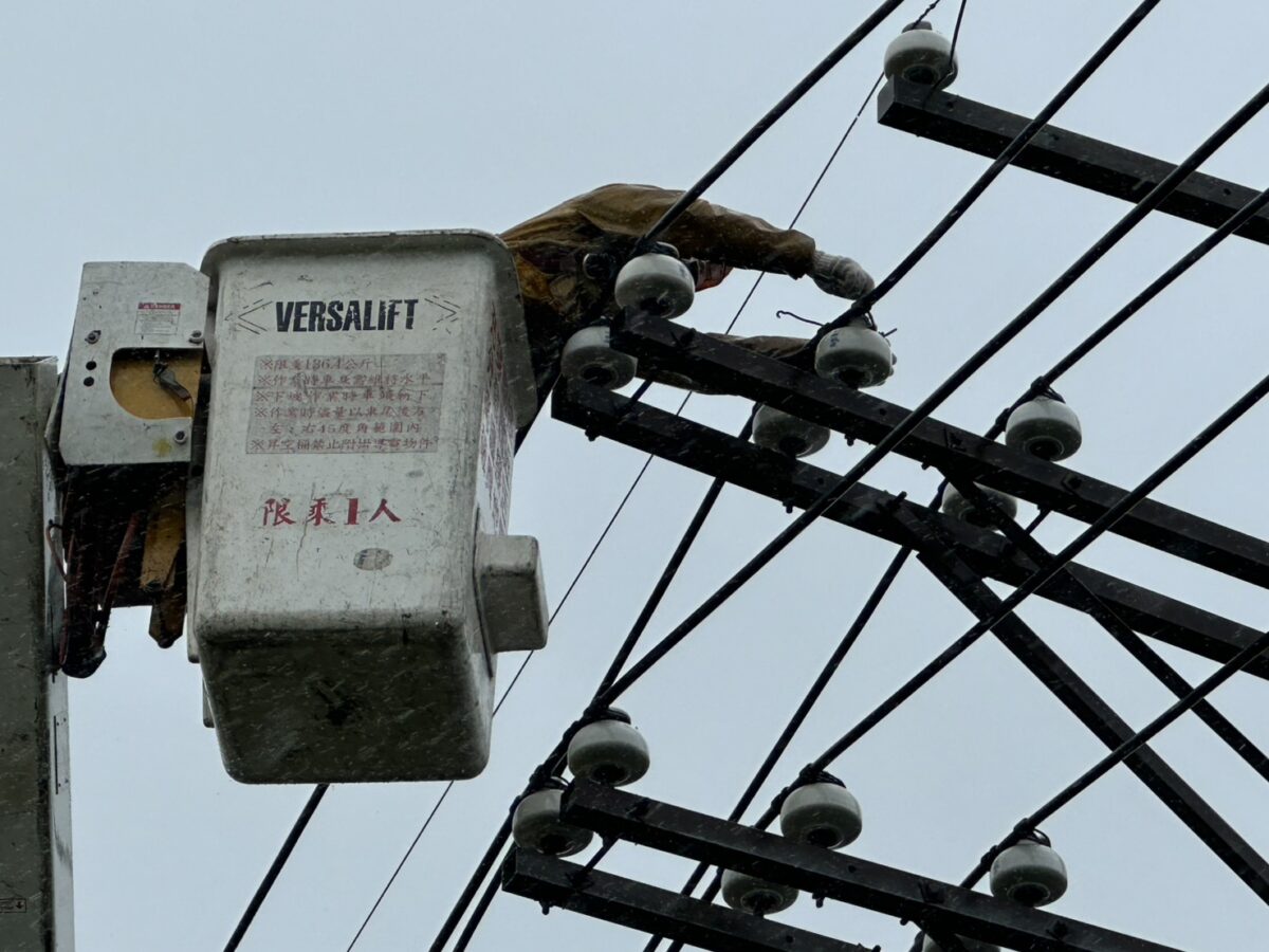 10級強風吹垮樹竹壓斷線!桃園尚餘943戶停電 台電全力搶修 S 160972890